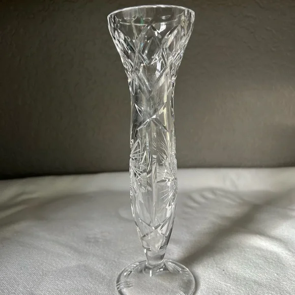 vintage Bohemian cut crystal bud vase. - Picture 10 of 10